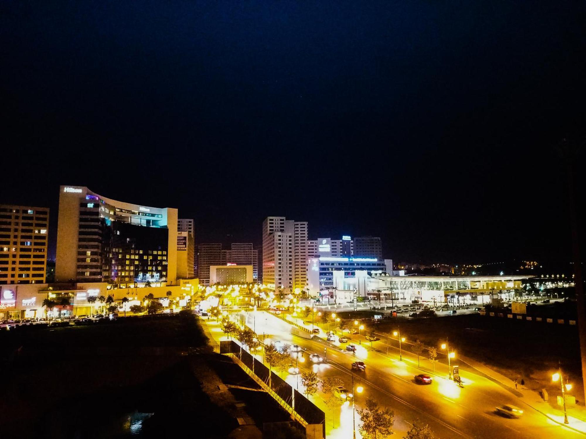 Amazing Appartement Au Centre Ville En Face Hilton & Gare Train De Tgv De Tanger 2N Exterior foto