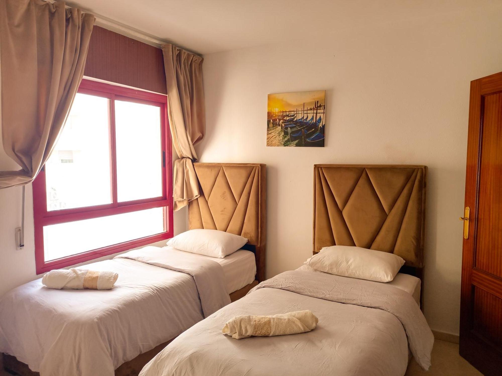 Amazing Appartement Au Centre Ville En Face Hilton & Gare Train De Tgv De Tanger 2N Exterior foto