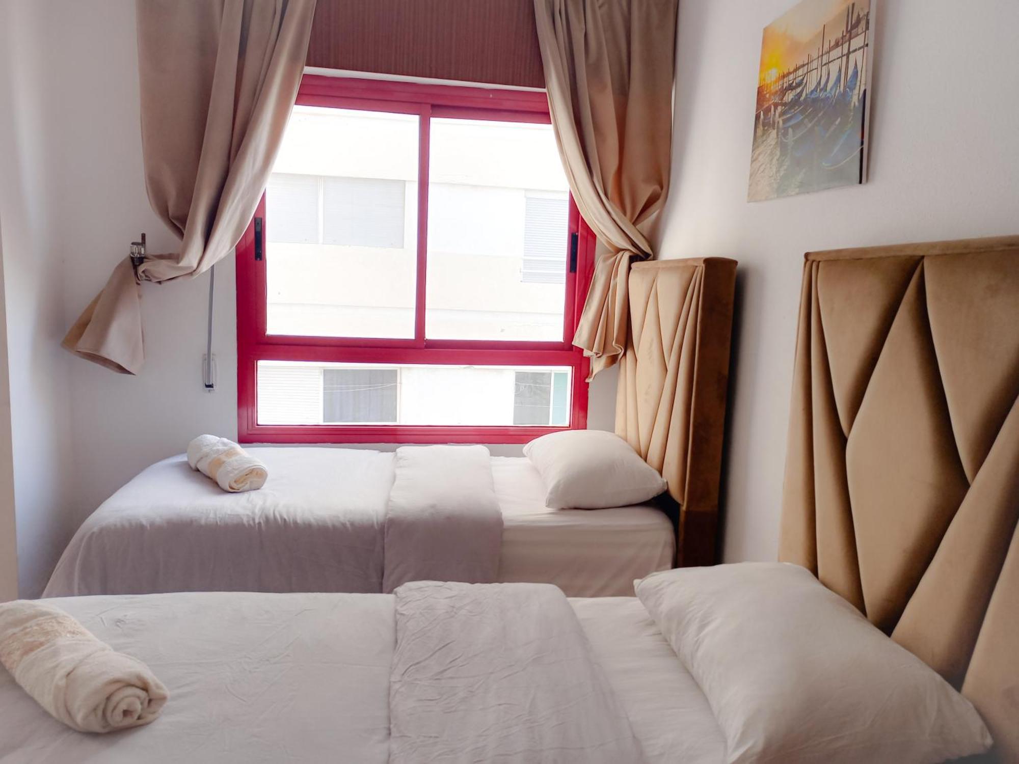 Amazing Appartement Au Centre Ville En Face Hilton & Gare Train De Tgv De Tanger 2N Exterior foto