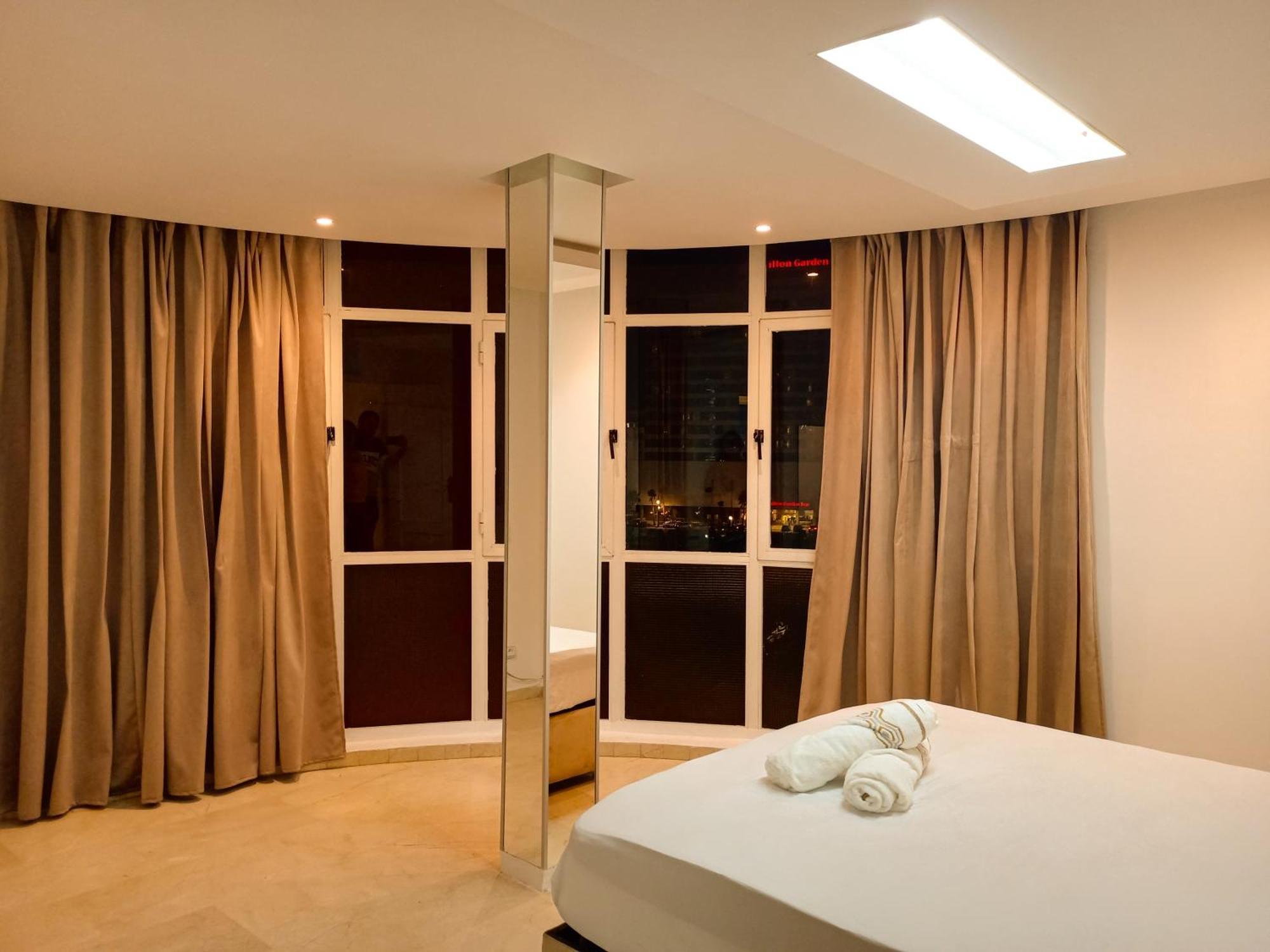 Amazing Appartement Au Centre Ville En Face Hilton & Gare Train De Tgv De Tanger 2N Exterior foto
